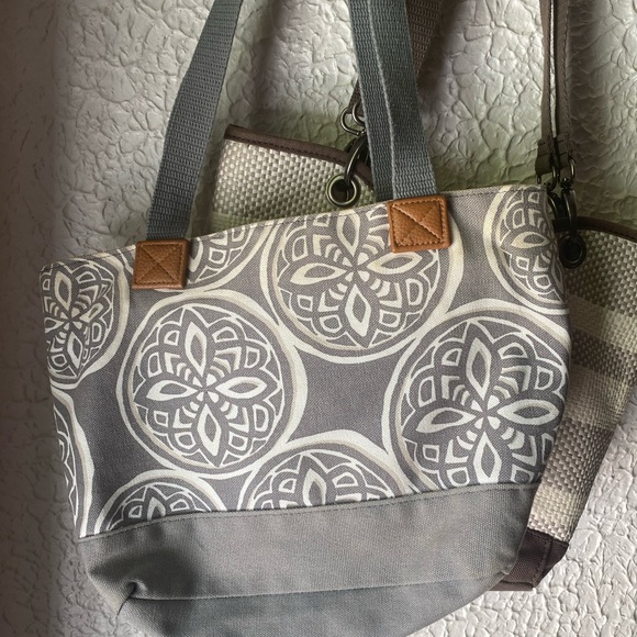 Set of 2 Thirty-One purses. - Picture 3 of 5